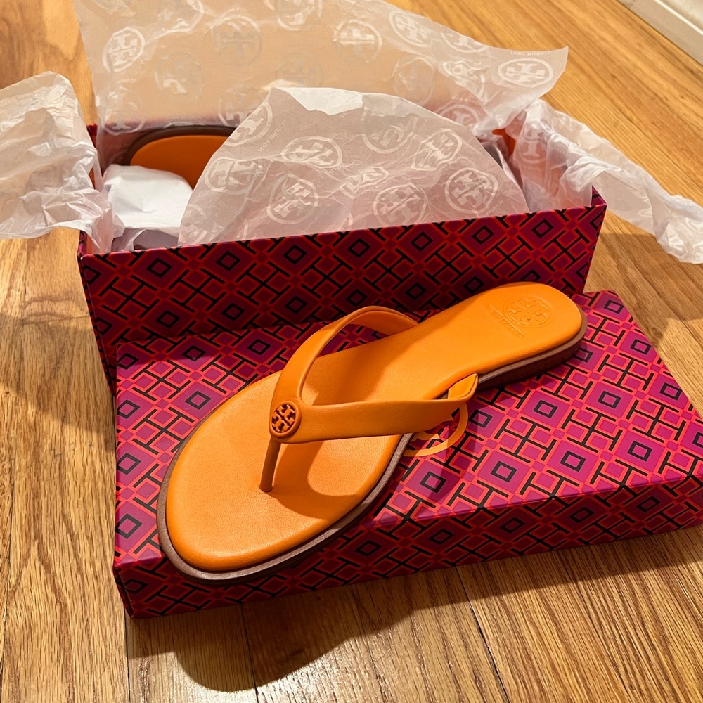 Tory Burch Women's Benton Thong Calf Leather Sandals Size US 7. 5